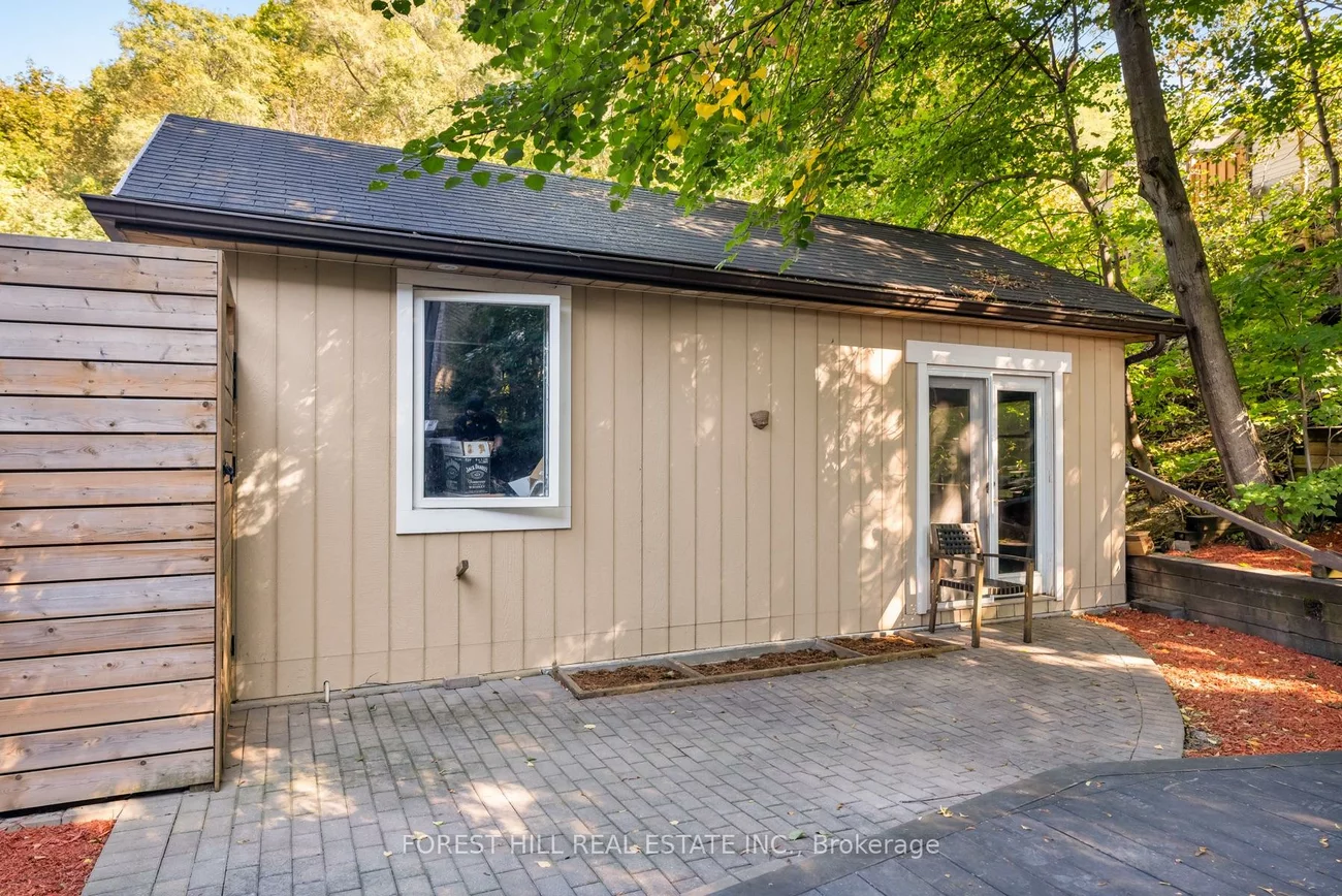 37, Cynthia, Rockcliffe-Smythe, Toronto