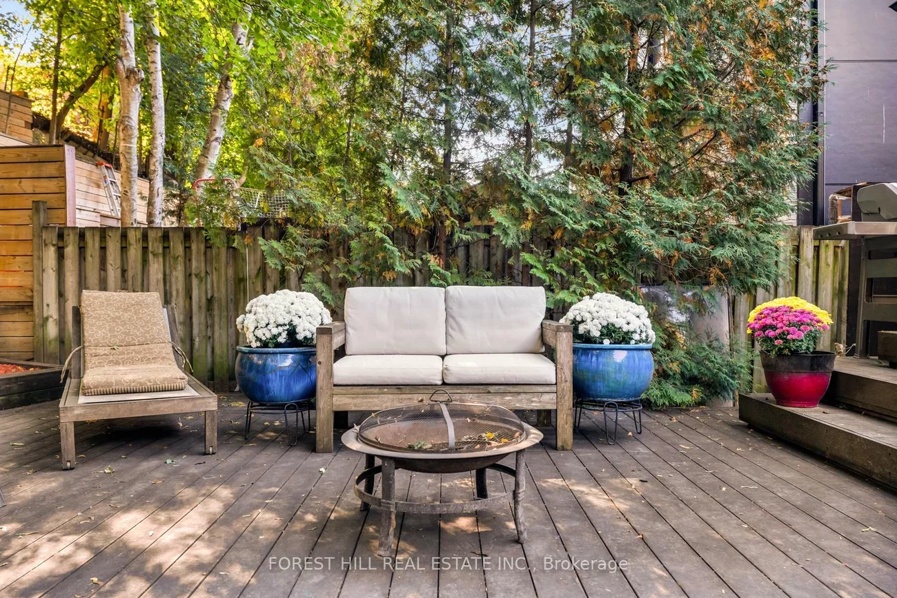 37, Cynthia, Rockcliffe-Smythe, Toronto