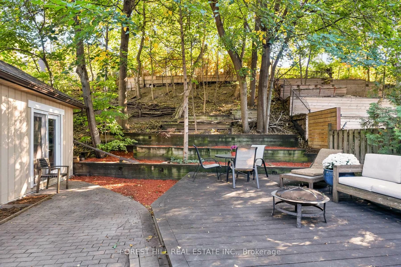 37, Cynthia, Rockcliffe-Smythe, Toronto