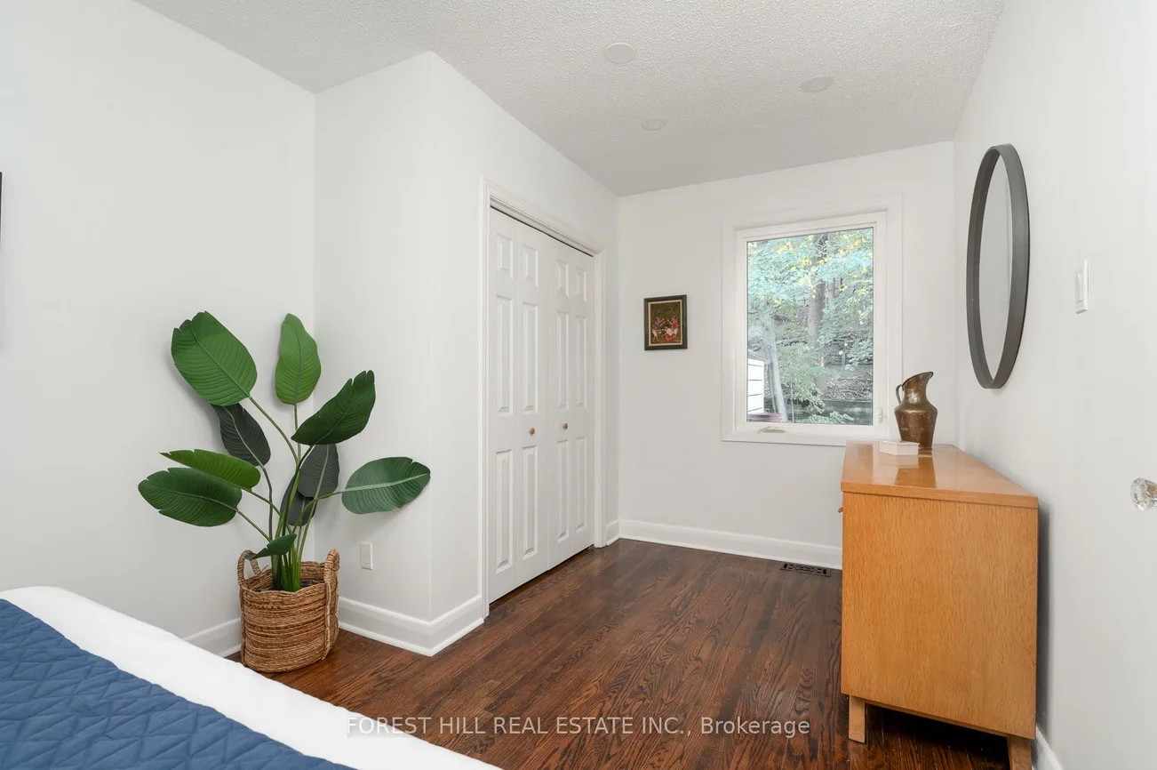 37, Cynthia, Rockcliffe-Smythe, Toronto