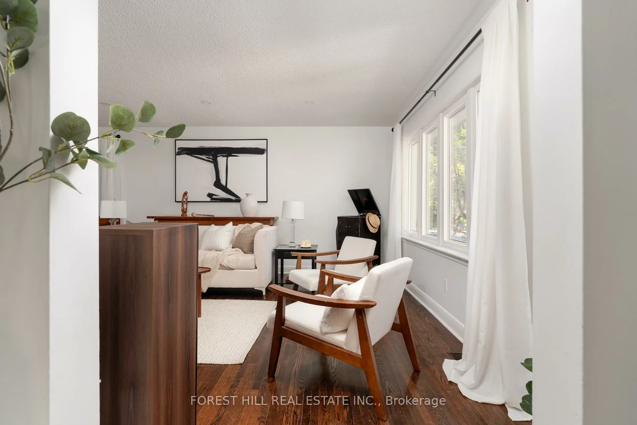 37, Cynthia, Rockcliffe-Smythe, Toronto