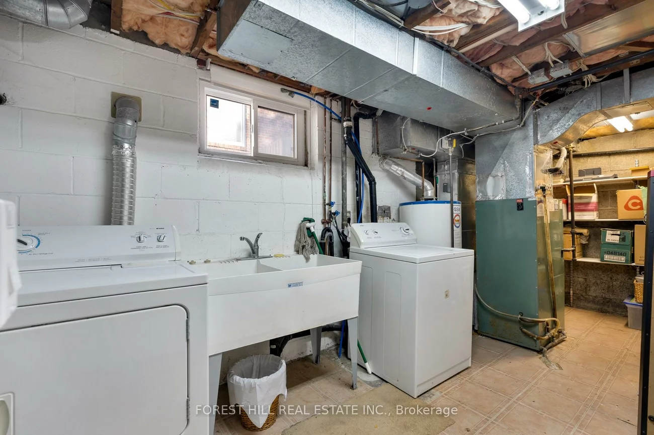 37, Cynthia, Rockcliffe-Smythe, Toronto