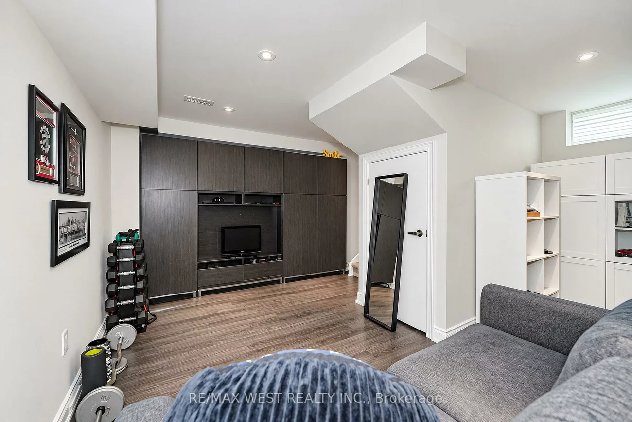 47, Pony Farm, Willowridge-Martingrove-Richview, Toronto
