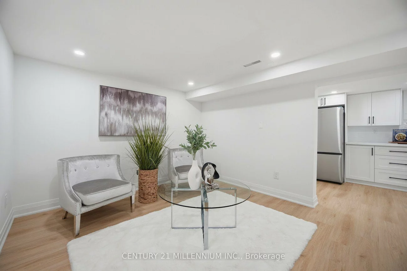 1781, Keele, Keelesdale-Eglinton West, Toronto
