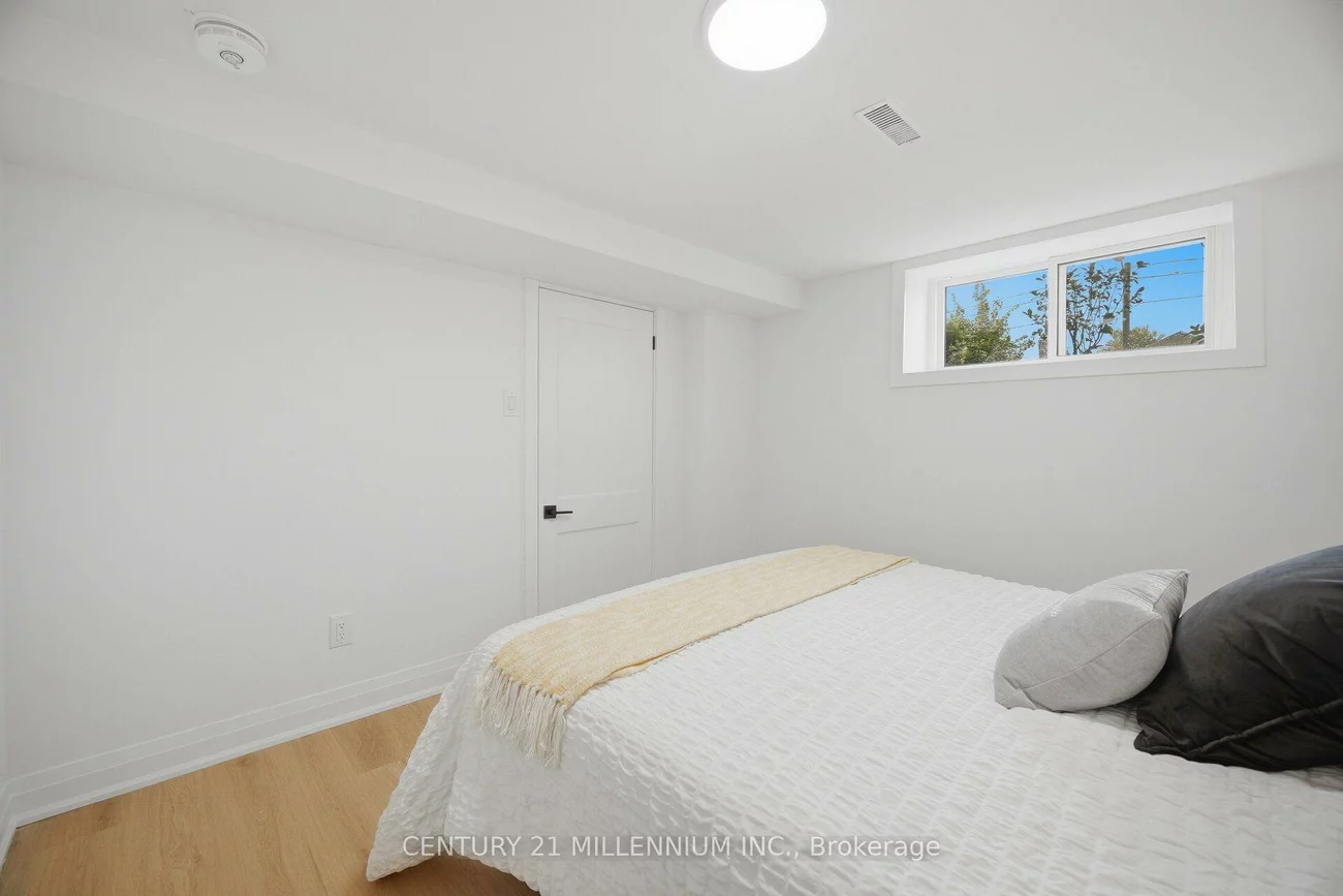 1781, Keele, Keelesdale-Eglinton West, Toronto
