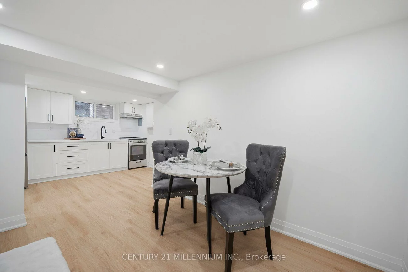 1781, Keele, Keelesdale-Eglinton West, Toronto