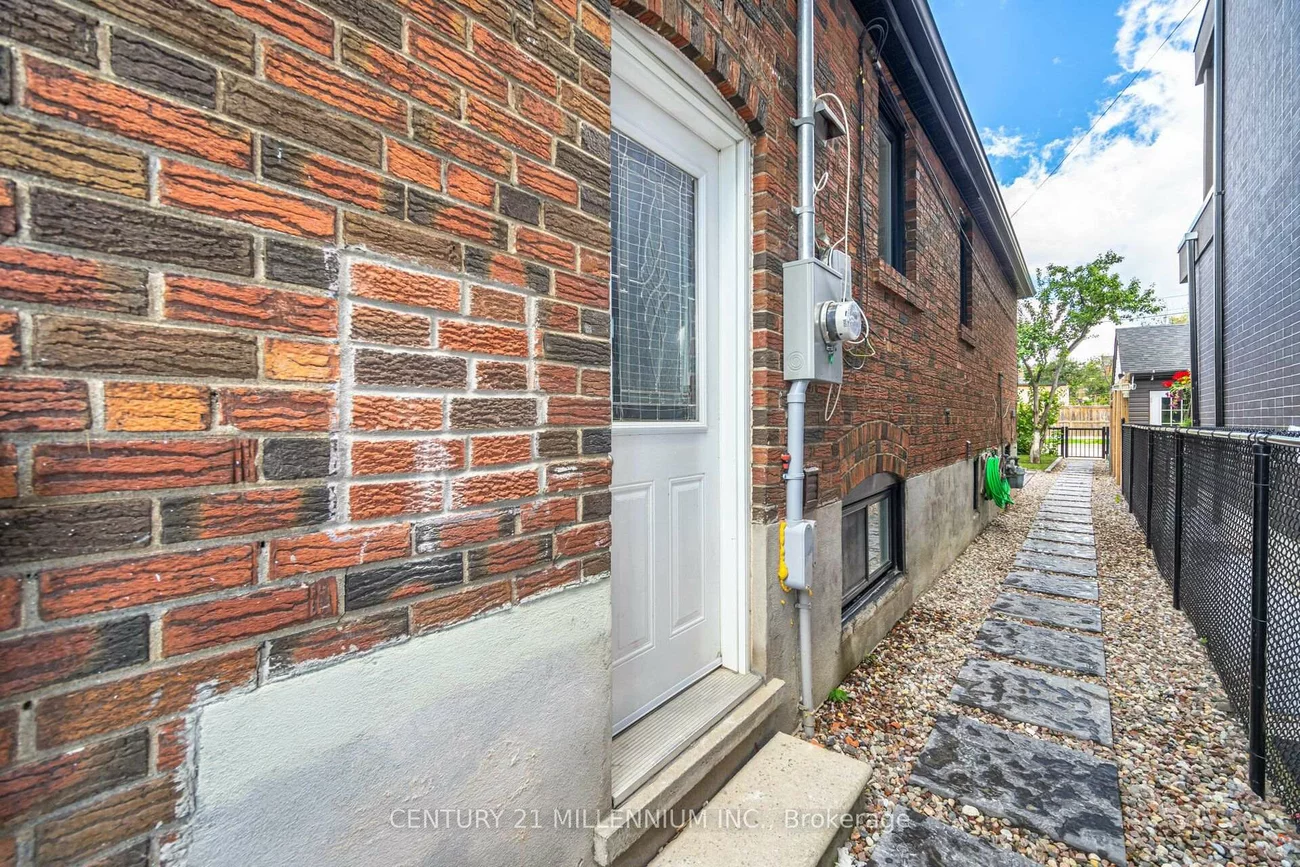 1781, Keele, Keelesdale-Eglinton West, Toronto