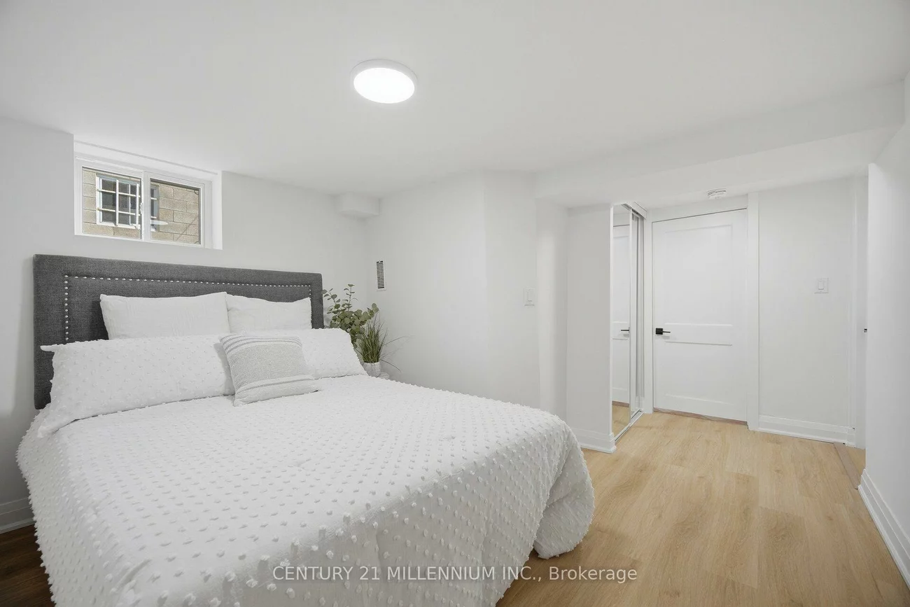 1781, Keele, Keelesdale-Eglinton West, Toronto