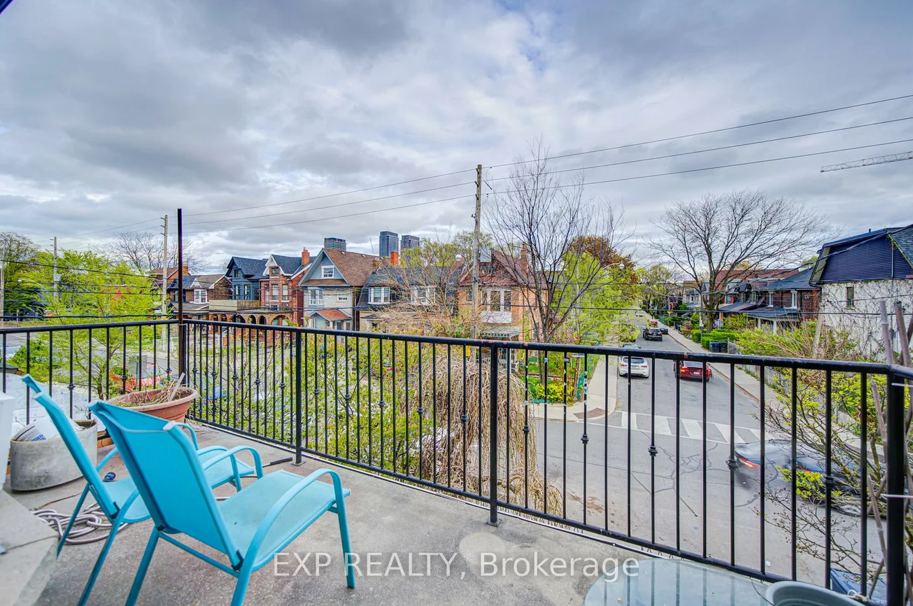 170, Wallace, Dovercourt-Wallace Emerson-Junction, Toronto