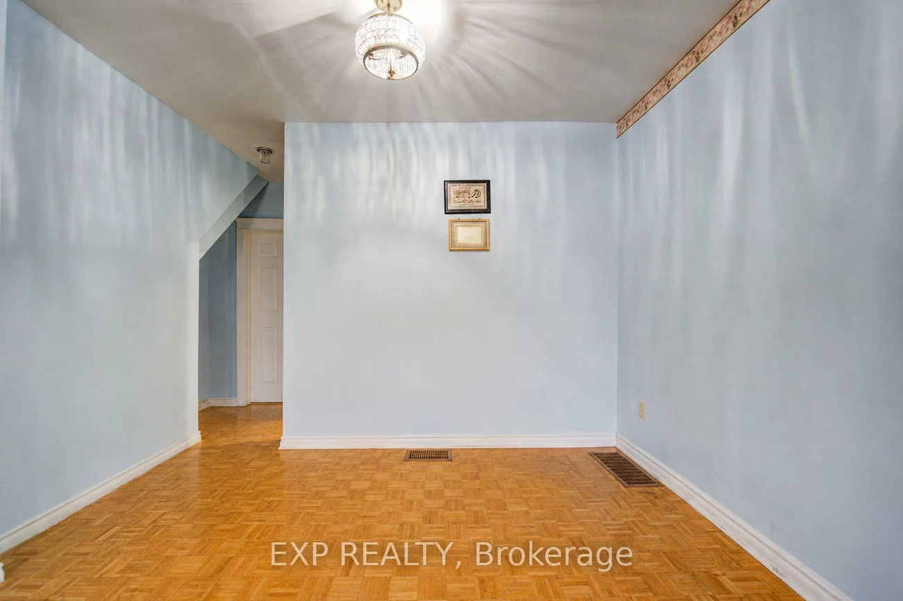 170, Wallace, Dovercourt-Wallace Emerson-Junction, Toronto