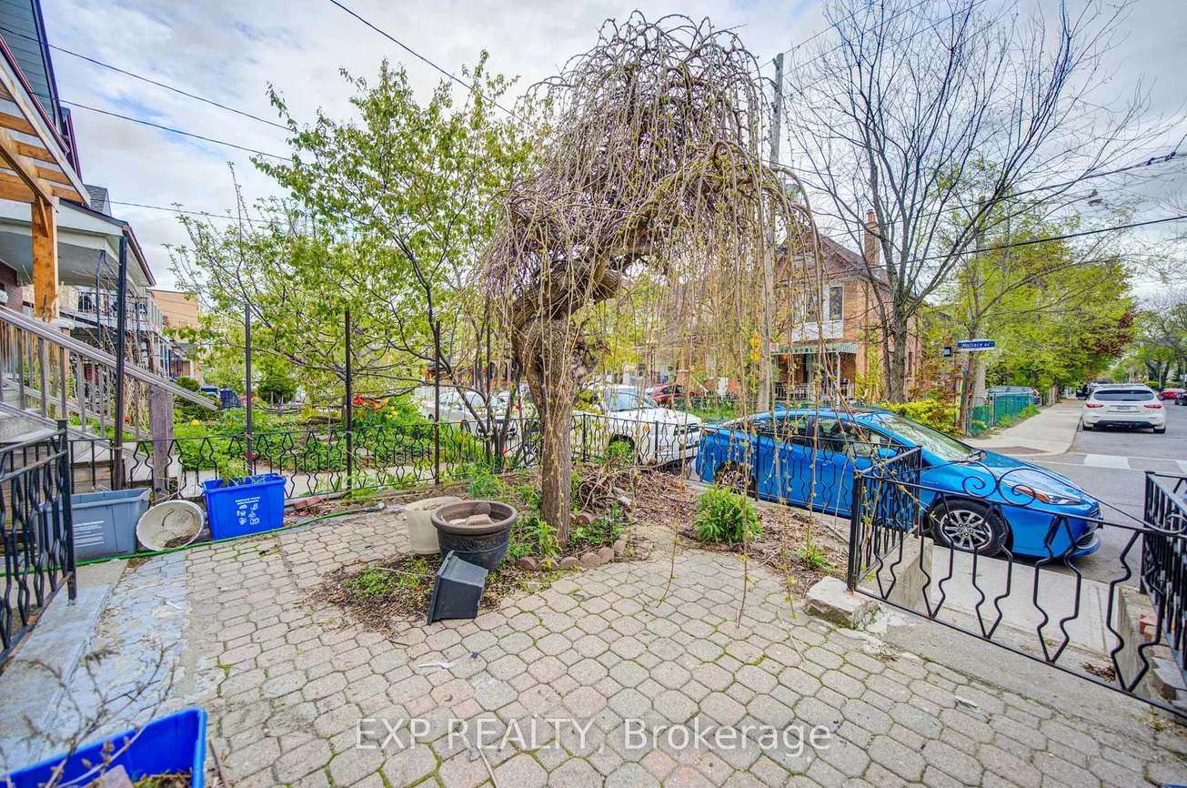 170, Wallace, Dovercourt-Wallace Emerson-Junction, Toronto