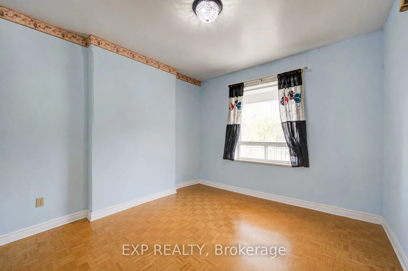 170, Wallace, Dovercourt-Wallace Emerson-Junction, Toronto