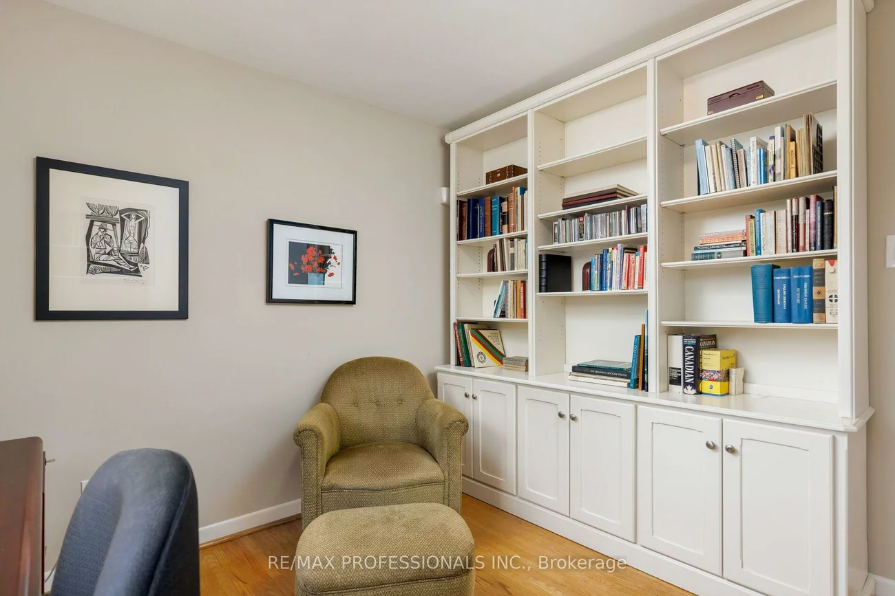 36, Thicket, Markland Wood, Toronto
