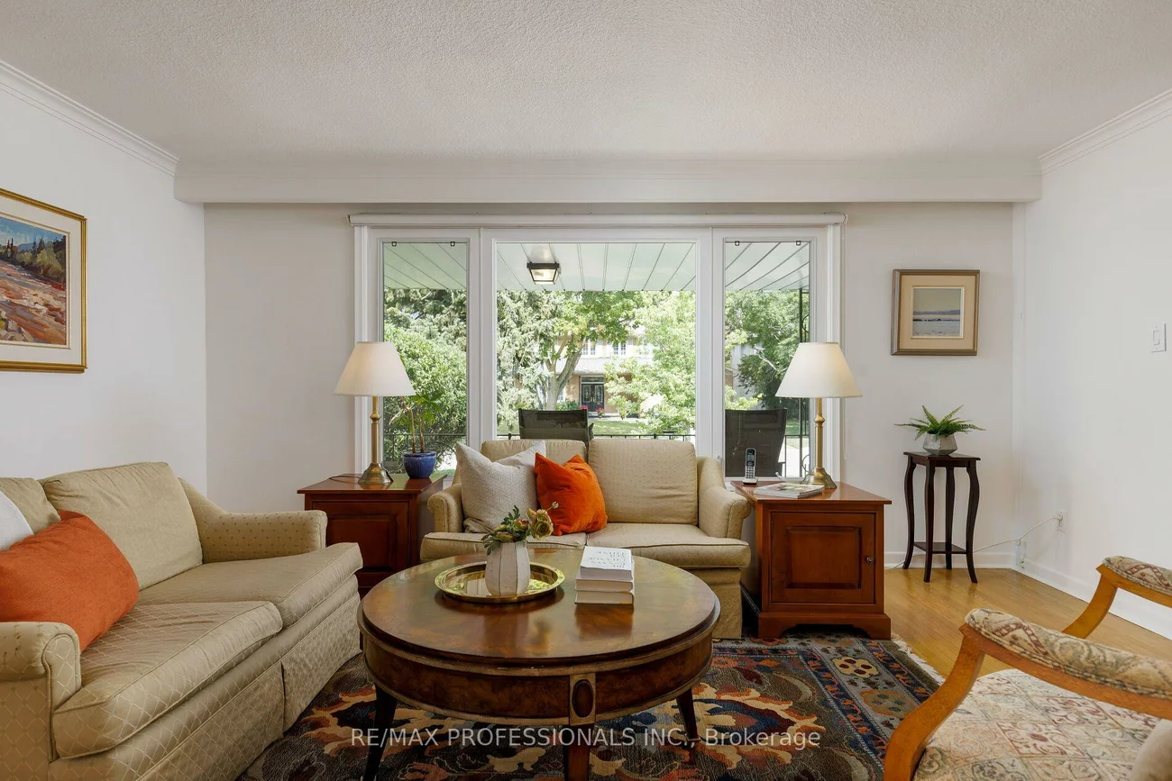 36, Thicket, Markland Wood, Toronto