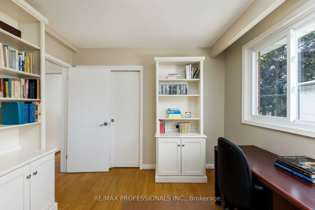 36, Thicket, Markland Wood, Toronto