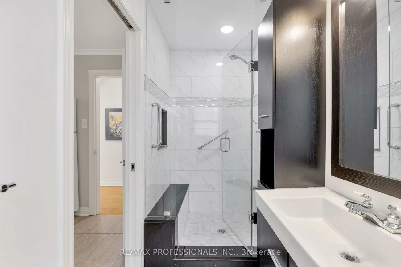 36, Thicket, Markland Wood, Toronto