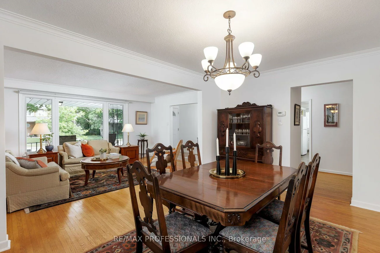 36, Thicket, Markland Wood, Toronto