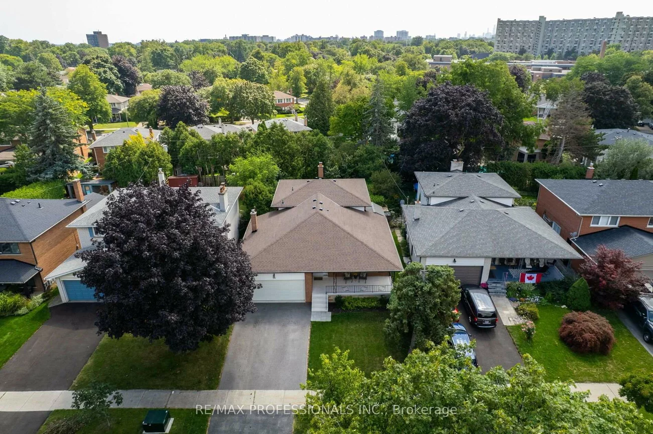 36, Thicket, Markland Wood, Toronto