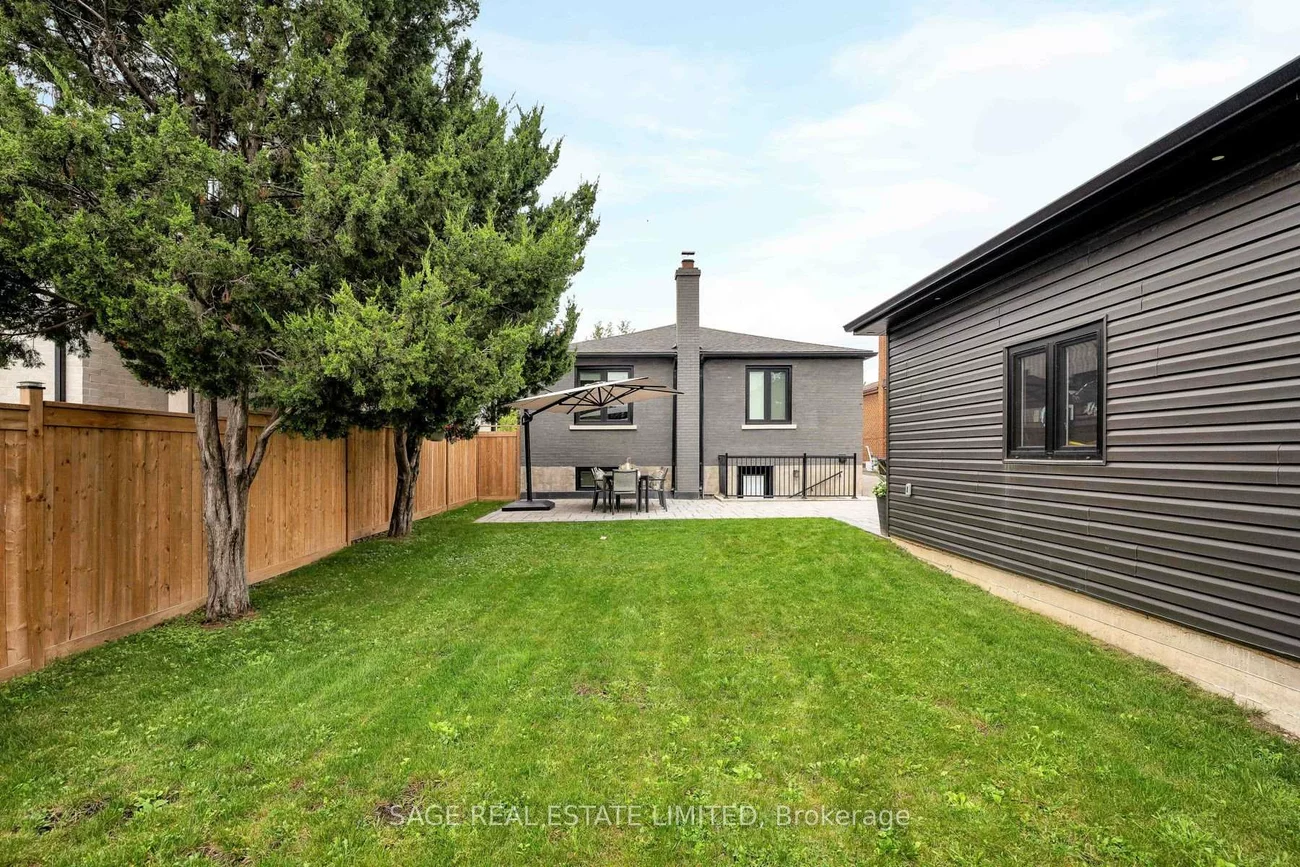 131, Silverhill, Islington-City Centre West, Toronto