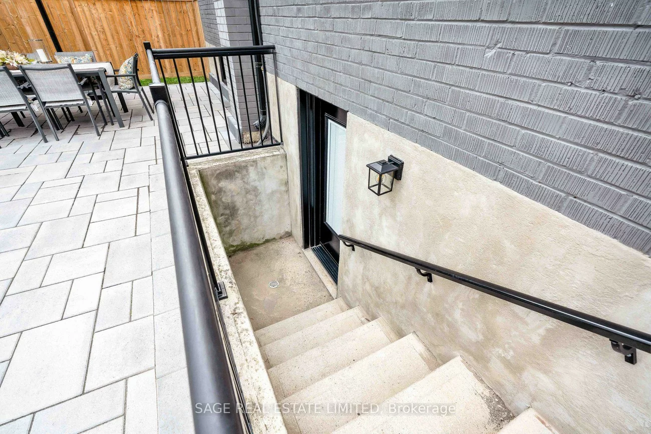 131, Silverhill, Islington-City Centre West, Toronto