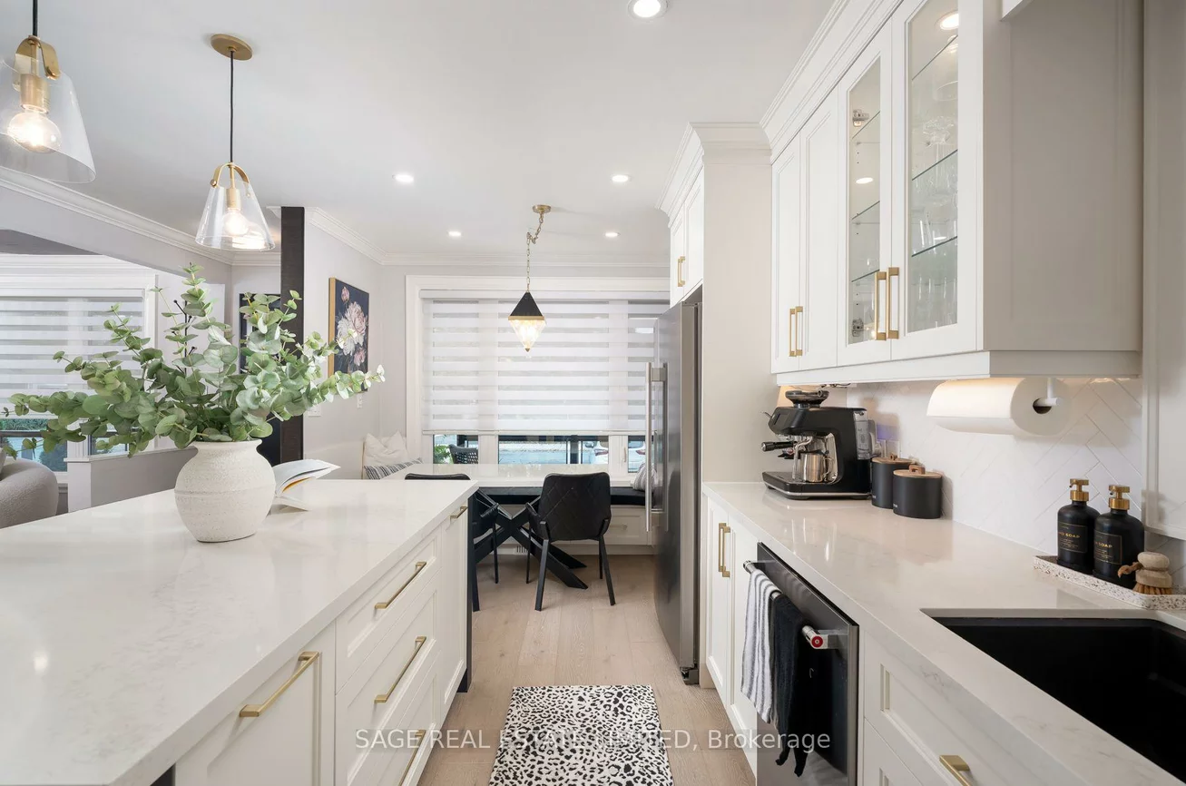 131, Silverhill, Islington-City Centre West, Toronto