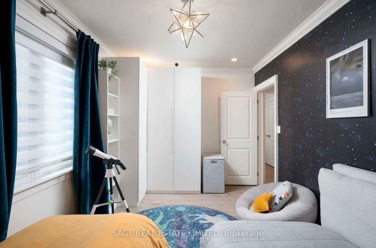 131, Silverhill, Islington-City Centre West, Toronto