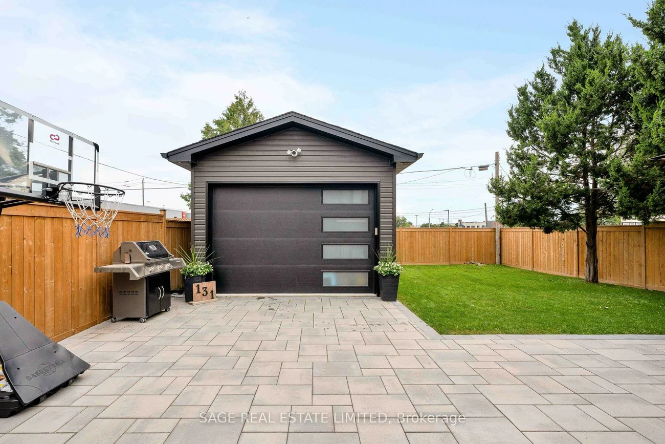 131, Silverhill, Islington-City Centre West, Toronto