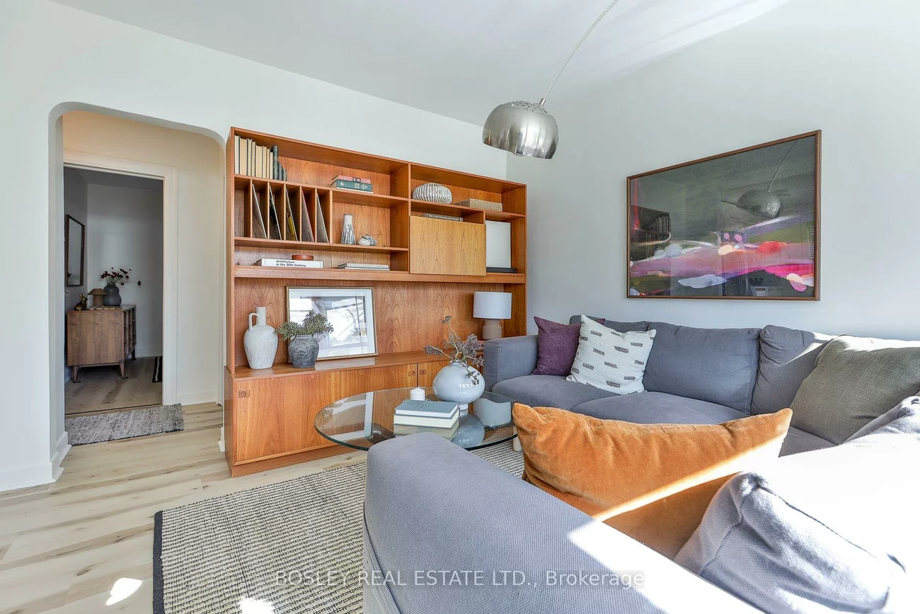 16, Delroy, Stonegate-Queensway, Toronto