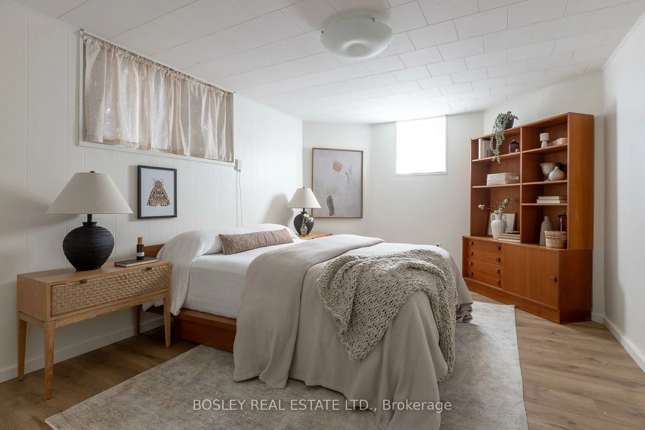 16, Delroy, Stonegate-Queensway, Toronto