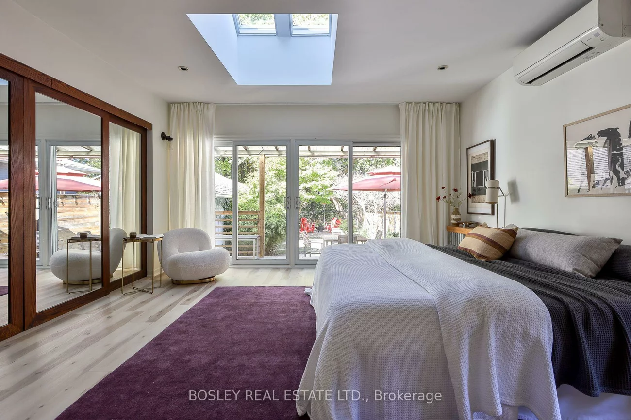 16, Delroy, Stonegate-Queensway, Toronto