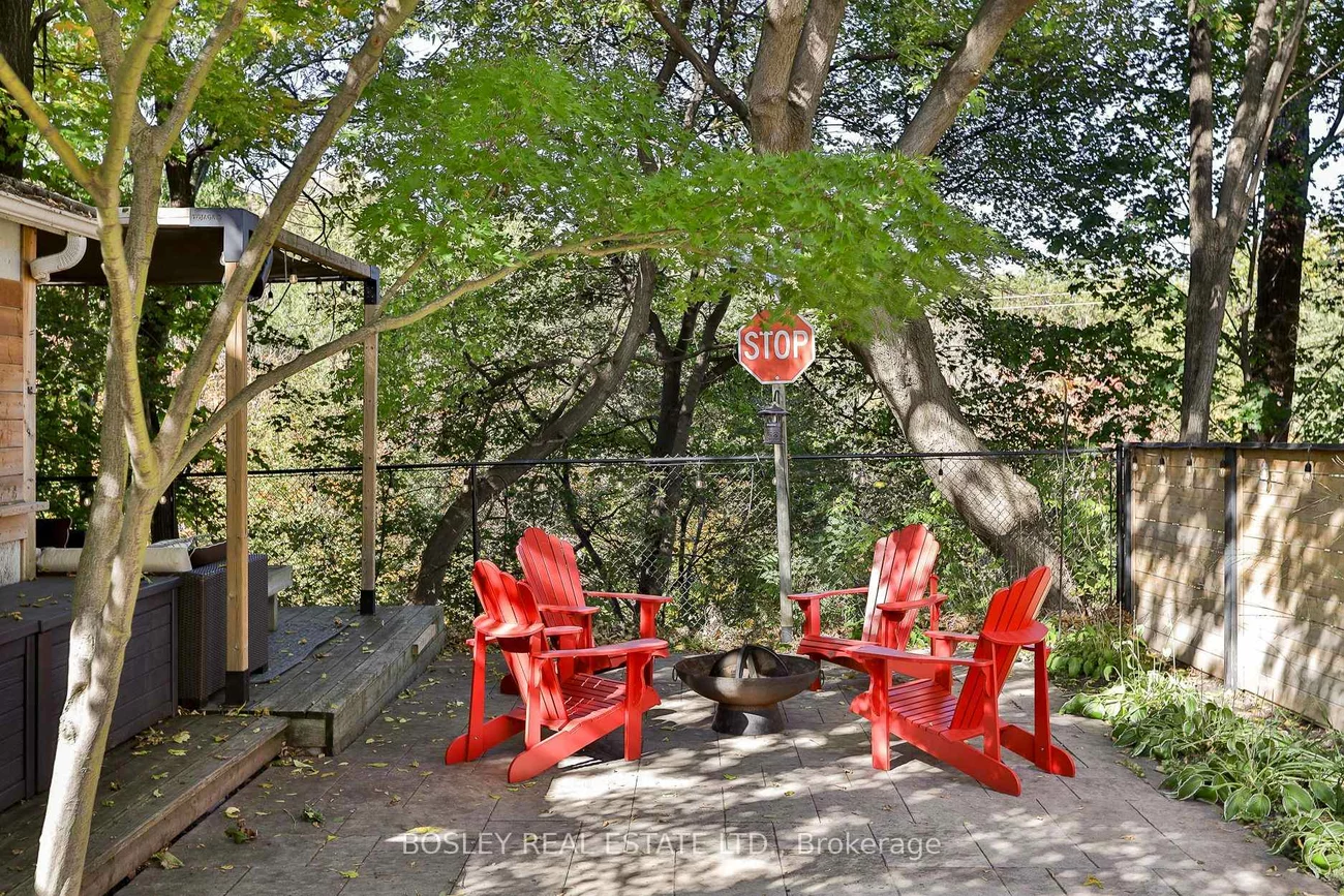 16, Delroy, Stonegate-Queensway, Toronto