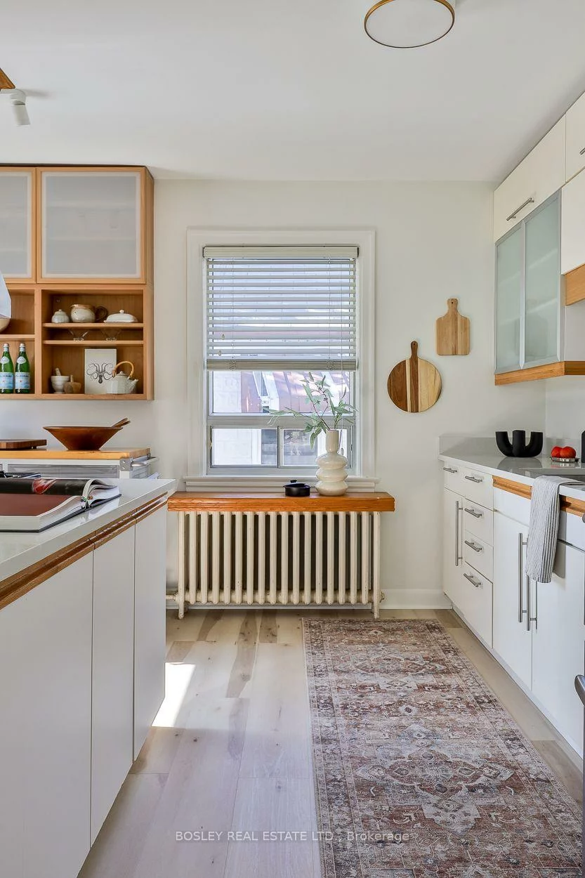 16, Delroy, Stonegate-Queensway, Toronto