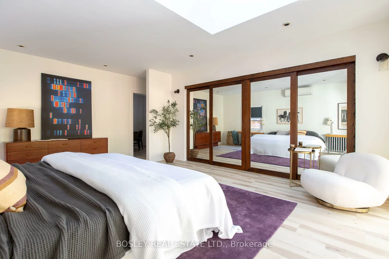 16, Delroy, Stonegate-Queensway, Toronto