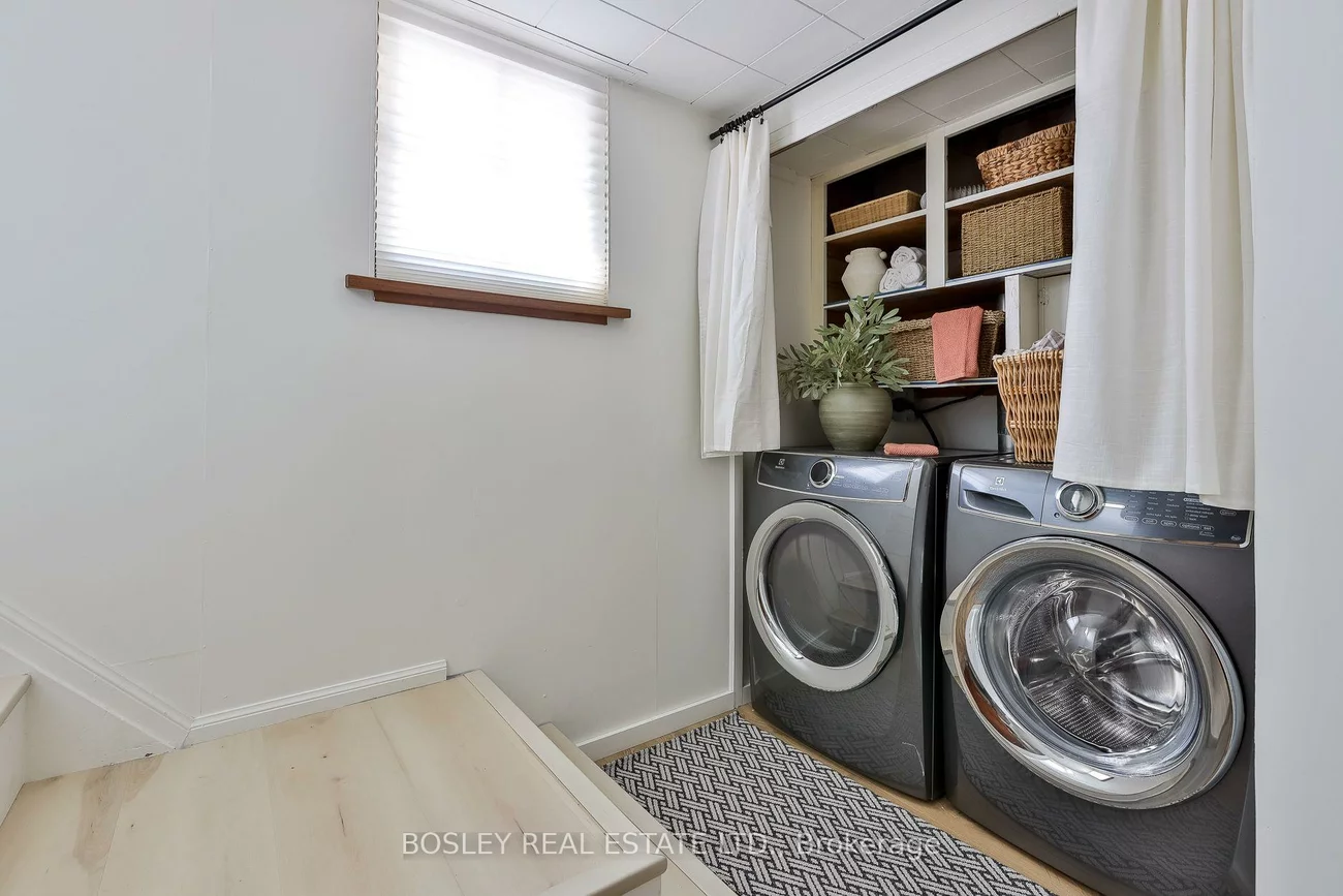 16, Delroy, Stonegate-Queensway, Toronto