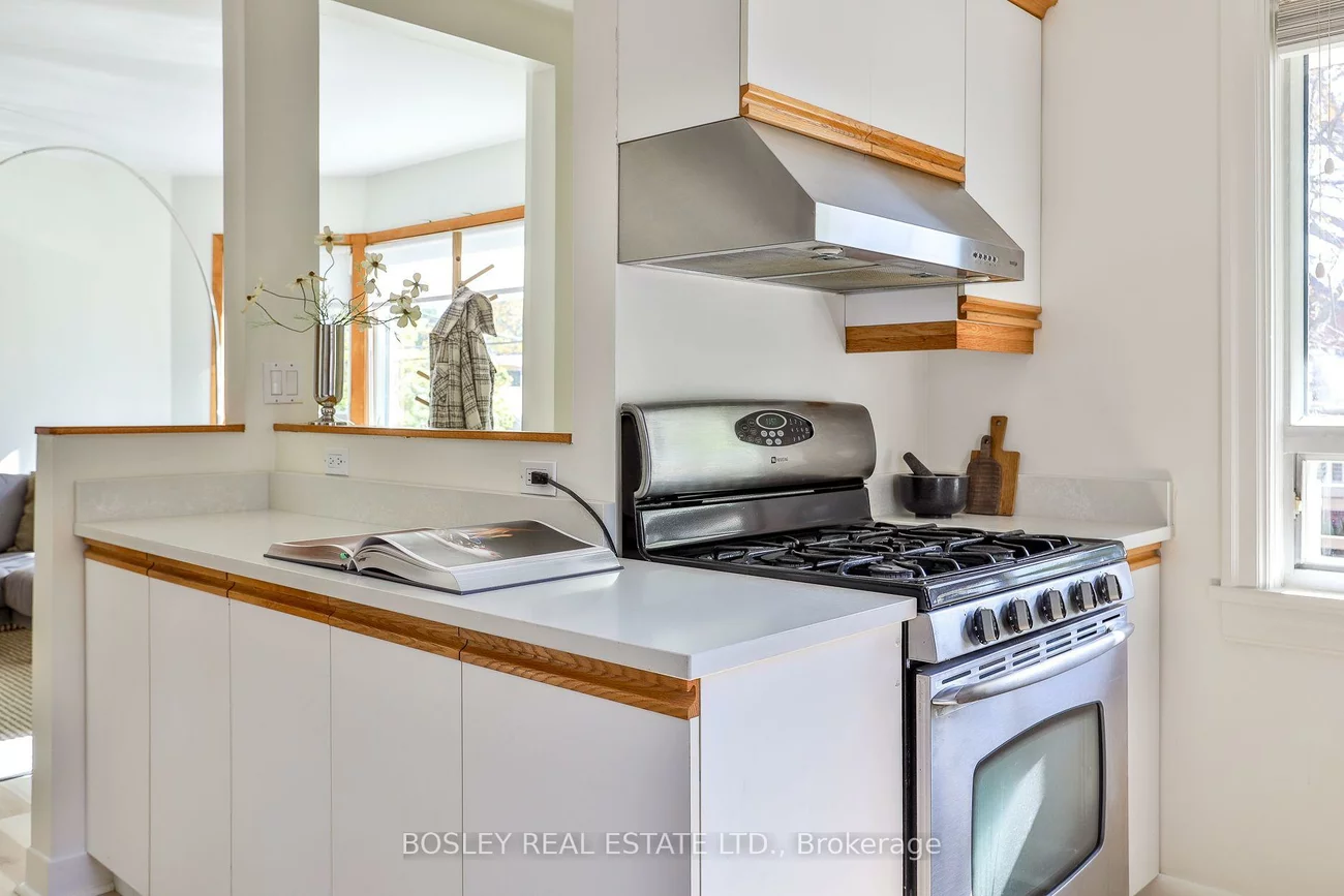 16, Delroy, Stonegate-Queensway, Toronto