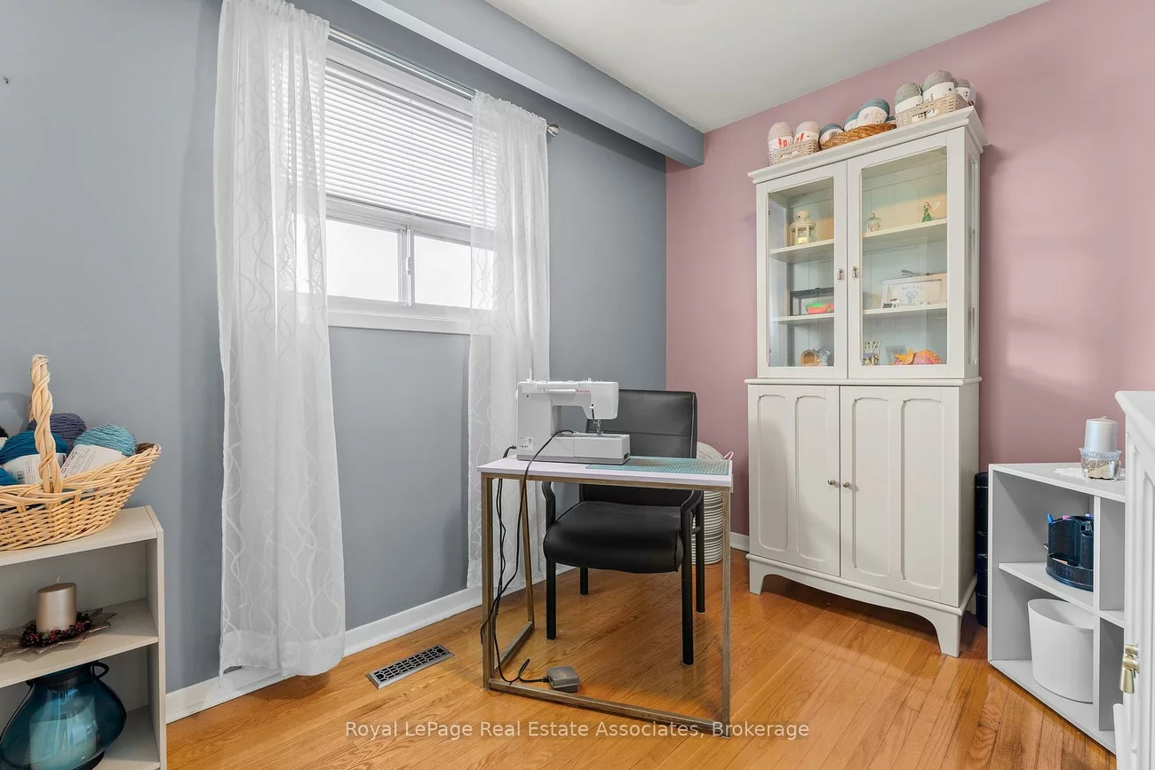20, Honeywood, Glenfield-Jane Heights, Toronto