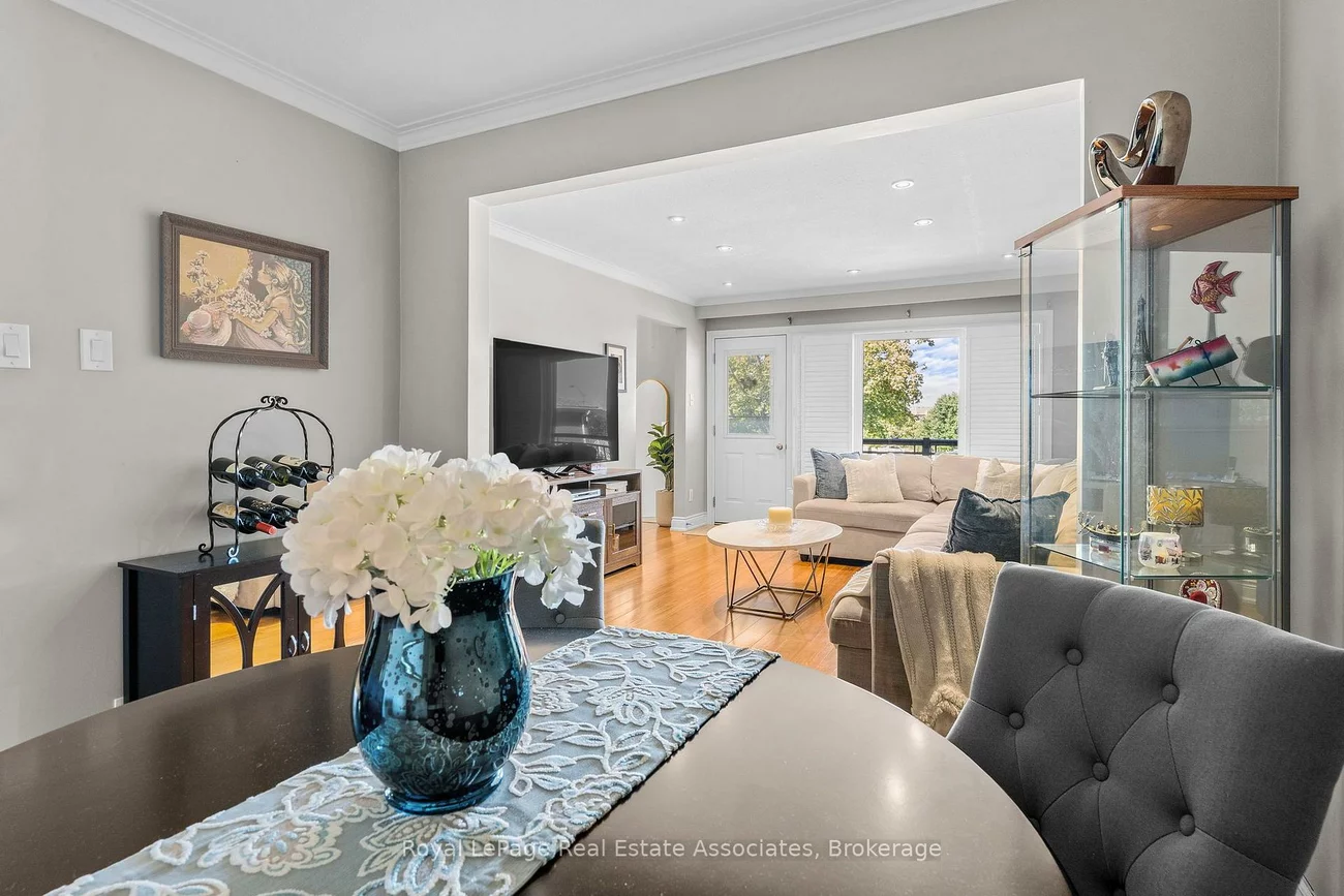 20, Honeywood, Glenfield-Jane Heights, Toronto