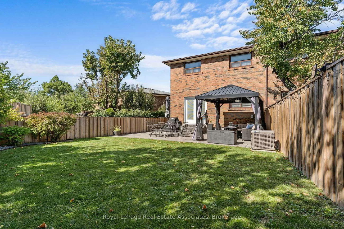 20, Honeywood, Glenfield-Jane Heights, Toronto