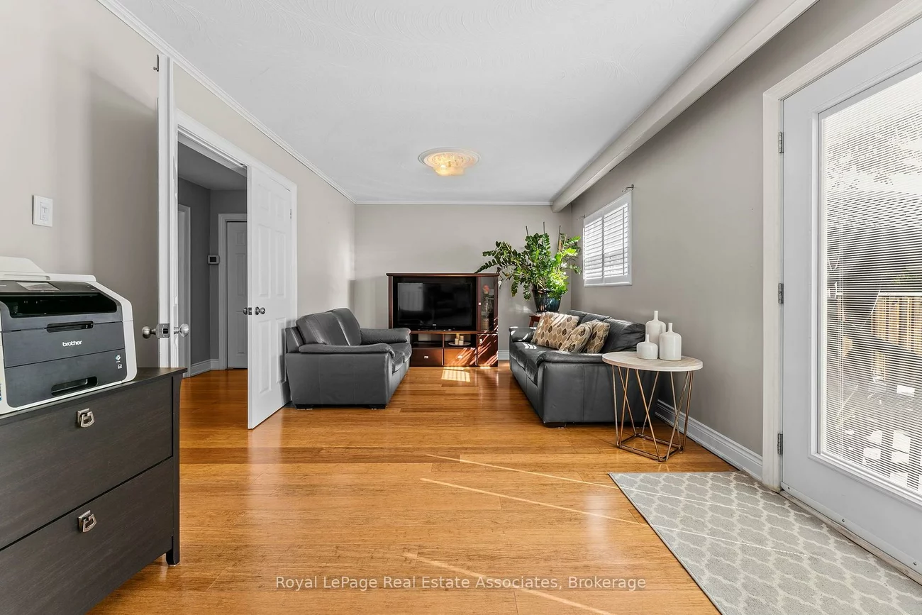 20, Honeywood, Glenfield-Jane Heights, Toronto