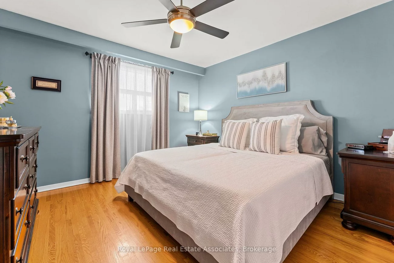 20, Honeywood, Glenfield-Jane Heights, Toronto