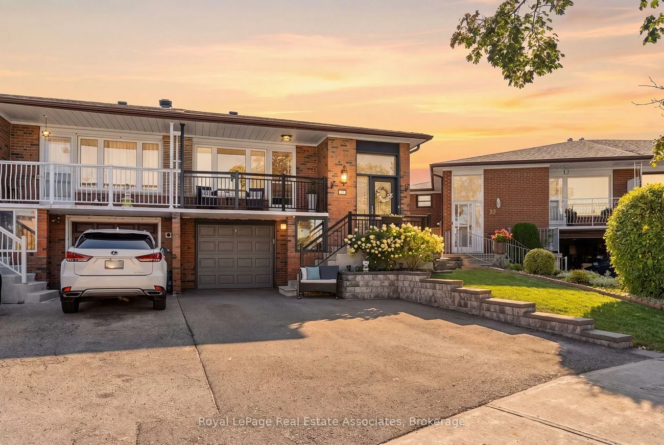 20, Honeywood, Glenfield-Jane Heights, Toronto