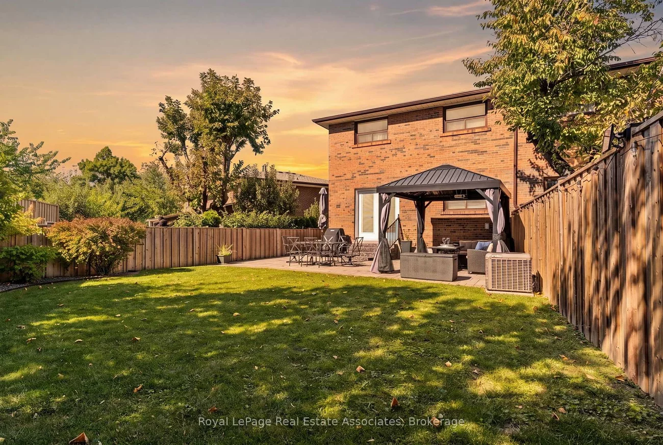 20, Honeywood, Glenfield-Jane Heights, Toronto