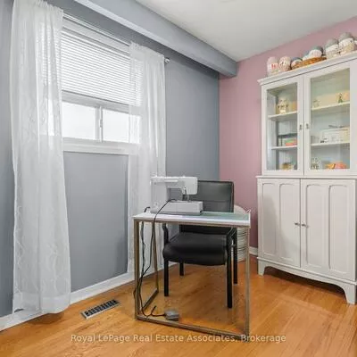 20, Honeywood, Glenfield-Jane Heights, Toronto