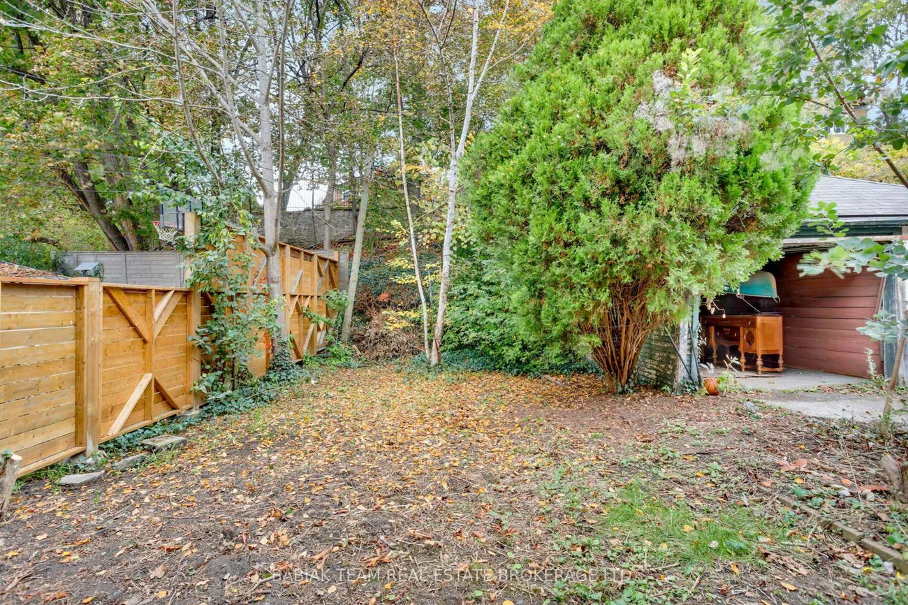 34, Elora, High Park North, Toronto