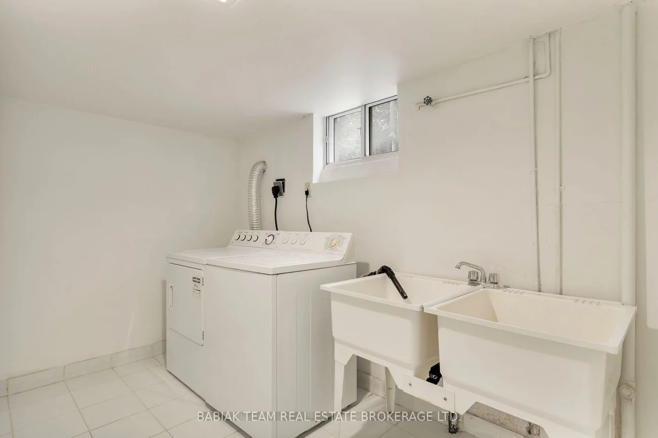 34, Elora, High Park North, Toronto