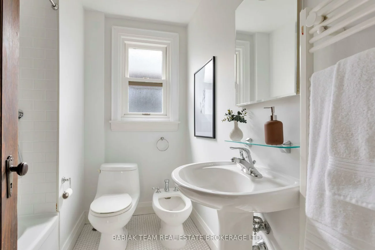 34, Elora, High Park North, Toronto