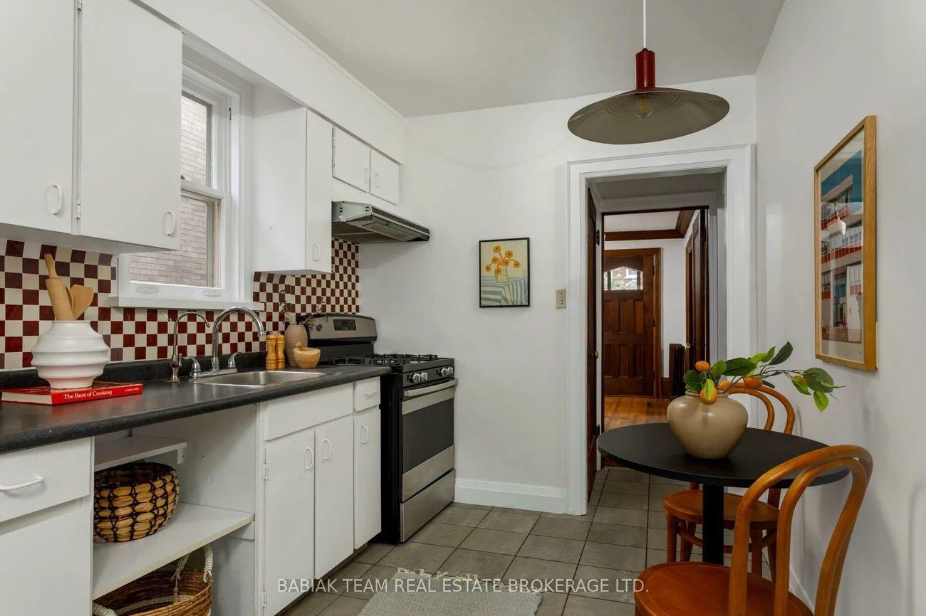 34, Elora, High Park North, Toronto