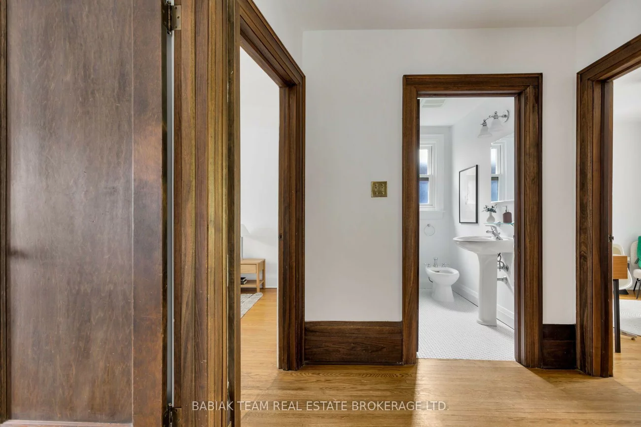 34, Elora, High Park North, Toronto
