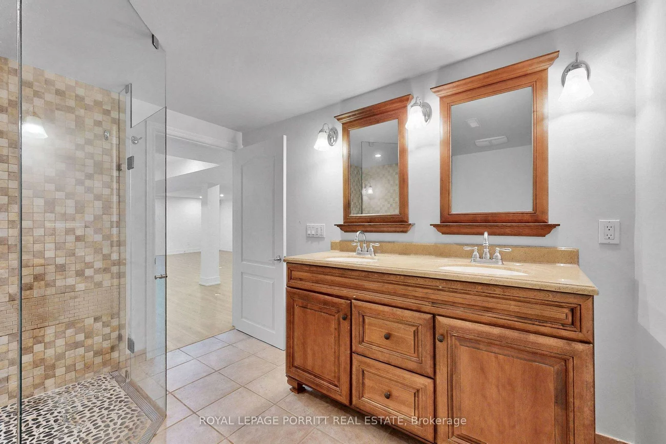 94, Edgecroft, Stonegate-Queensway, Toronto