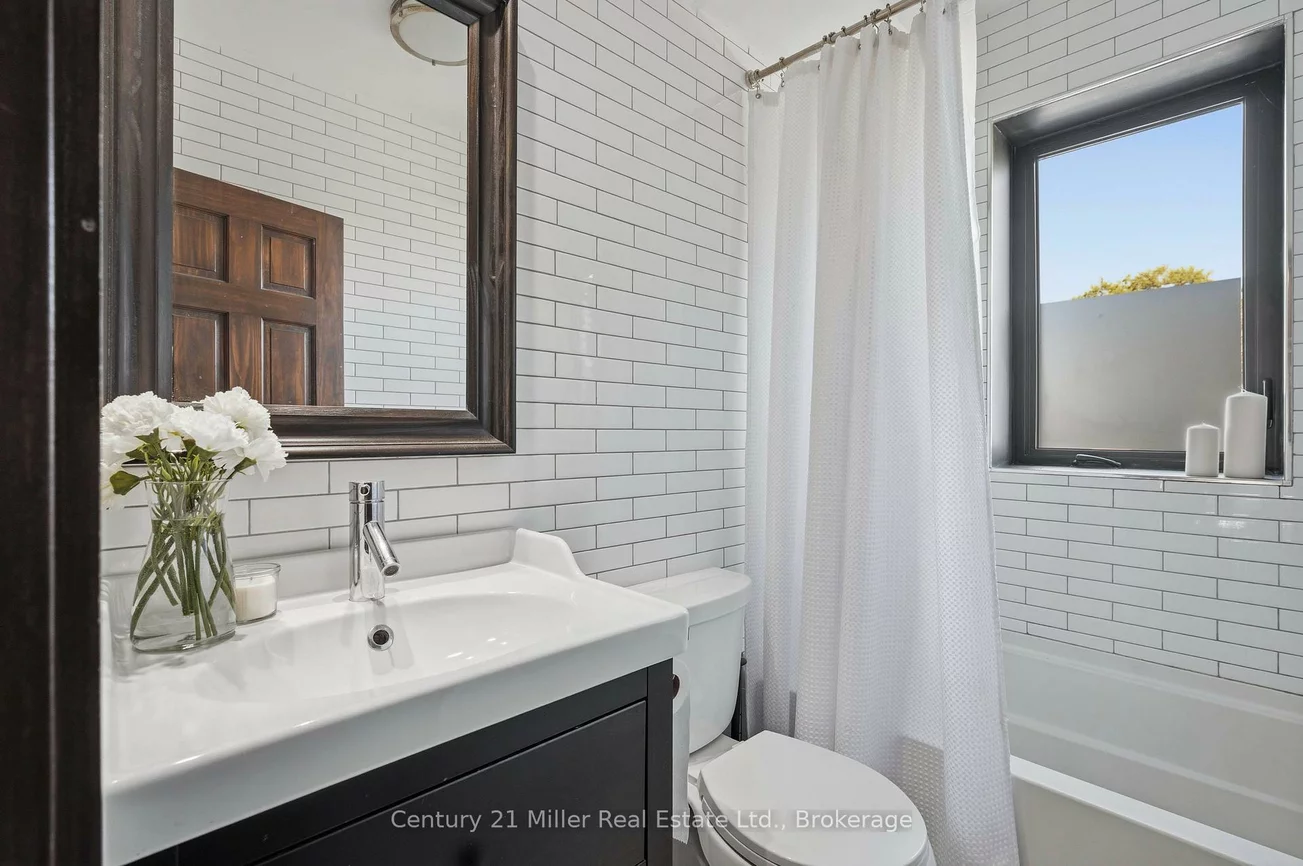 213, Boon, Corso Italia-Davenport, Toronto